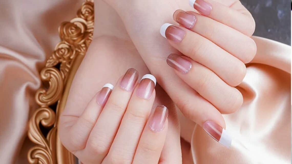 Wat kosten acryl French nails? Alles over de prijs van stijlvolle nagels