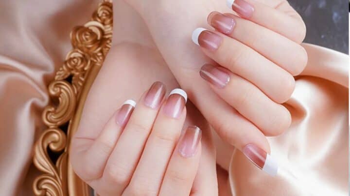 Wat kosten acryl French nails? Alles over de prijs van stijlvolle nagels
