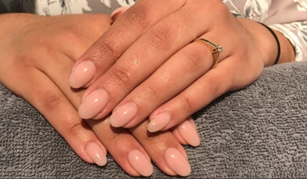 Acrylnagels en nagelverzorging