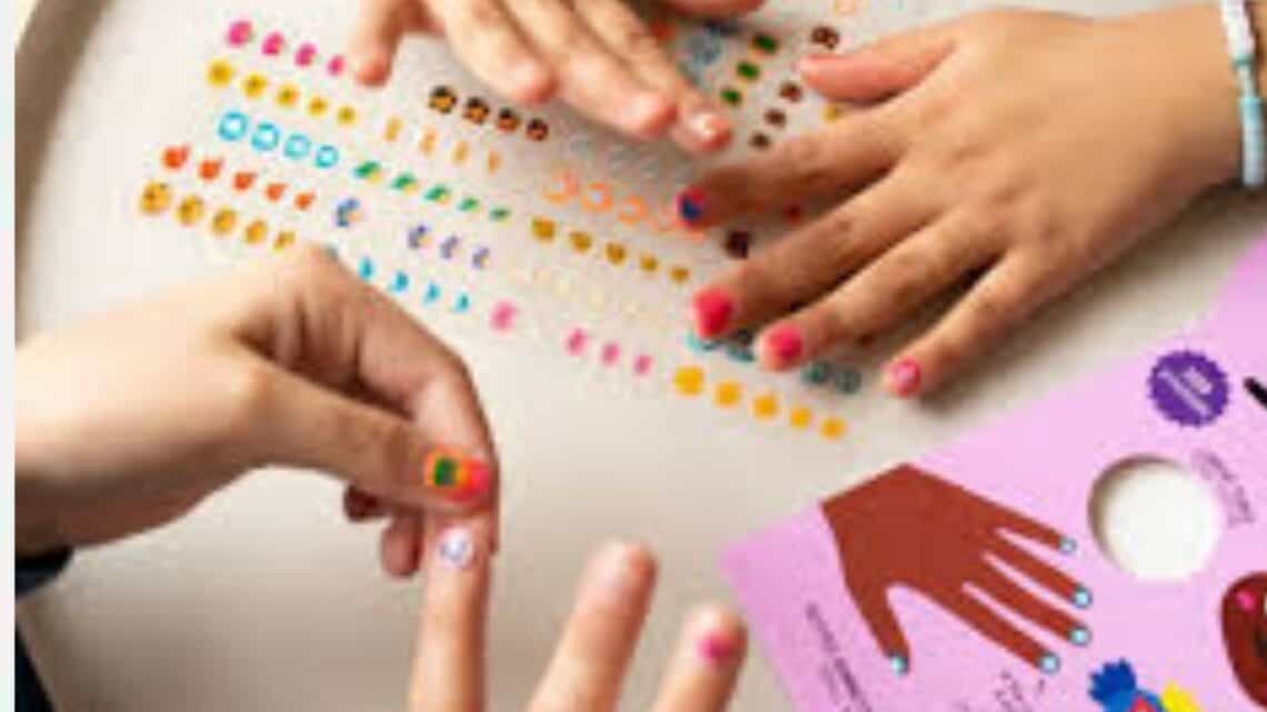 Nagelstickers Uitleg De Snelste Weg naar een Trendy Manicure