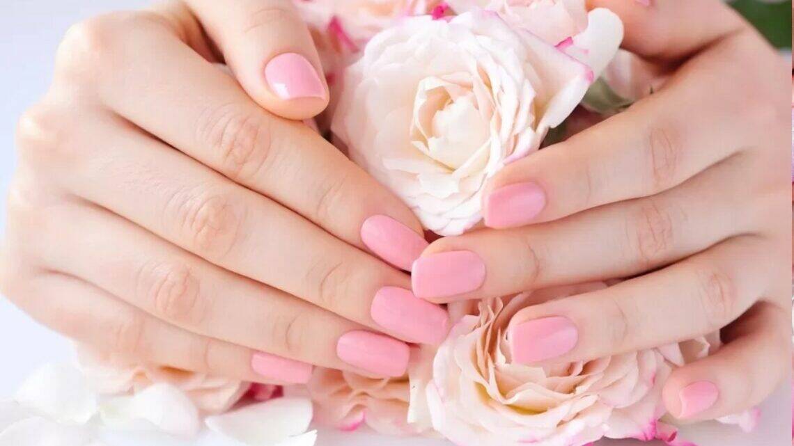 Zomer Nagels Inspiratie 2025 – De Mooiste Kleuren en Designs voor Warme Dagen