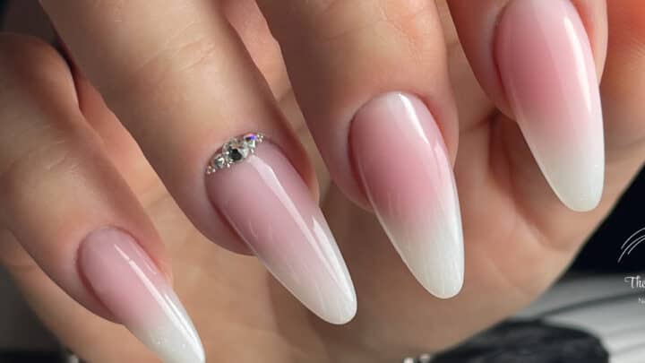 Babyboom Nagels: Roze, Blauw, Glittertips en Meer Inspiratie