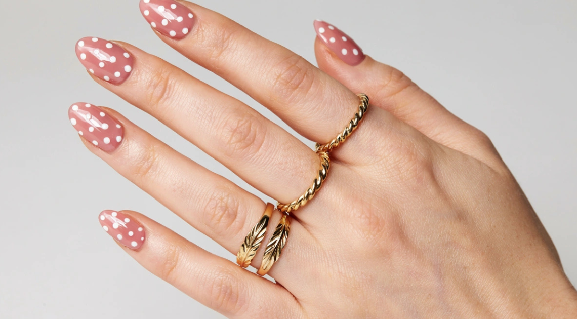 Zomer Nagels: Eenvoudige Nail Art, DIY Ideeën en Inspiratie voor een Stralende Zomerlook