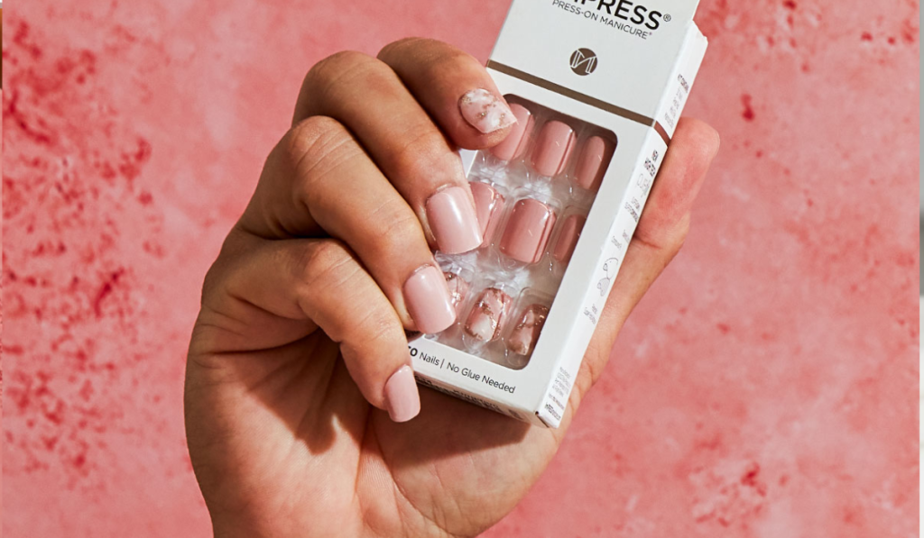 Press on nails