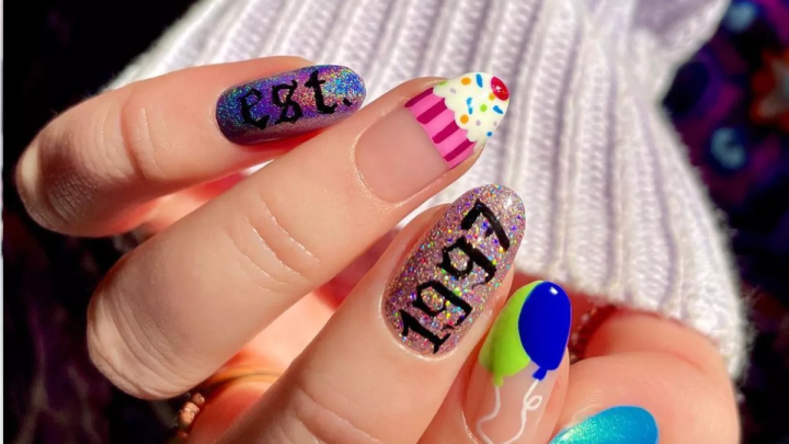 Verjaardag nagels: luxe, stijlvolle, romantische en vrouwelijke ideeën