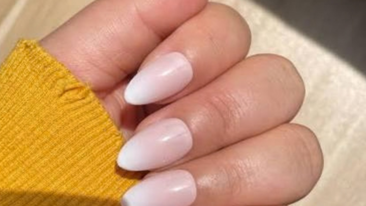 Babyboom nagels: de complete gids voor een elegante babyboom manicure