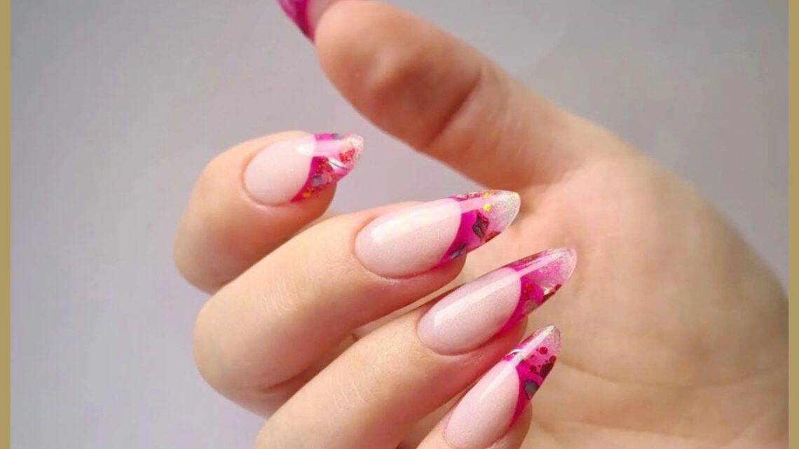 Gelnagels: manicure, verlenging, tips en opvullen